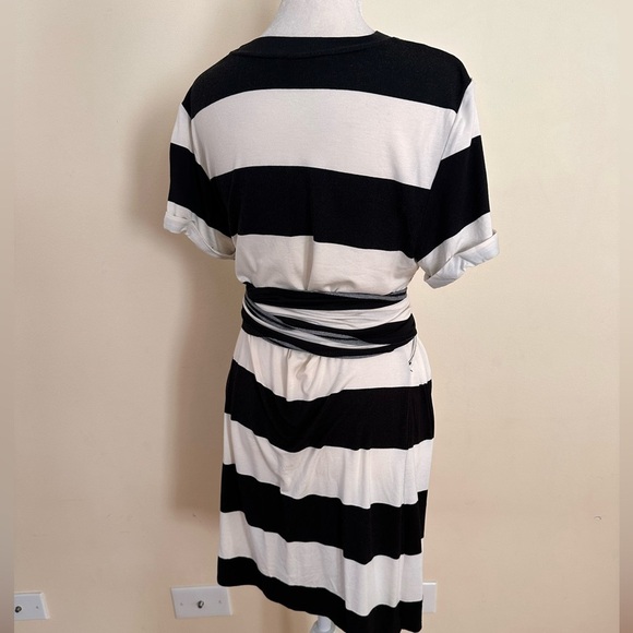 Alice + Olivia Striped Crossover Belt Dress NWOT - Picture 6 of 10